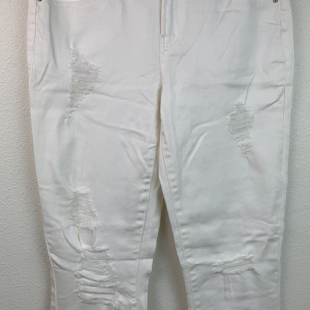 NEW Refuge distressed destroyed white stretch denim jeans, mid rise skinny pants - Picture 5 of 10